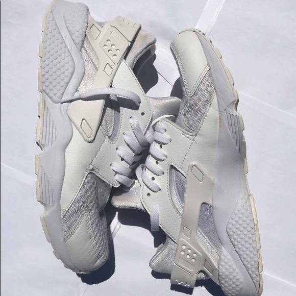 Nike Air Huarache all white size - Picture 4 of 6